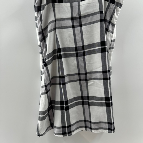 Forever 21 White, Grey & Black Plaid Mini Dress – Adjustable Straps, Size Large - Picture 7 of 7